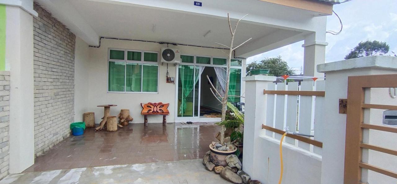 Homestay De'69 Jitra Esterno foto